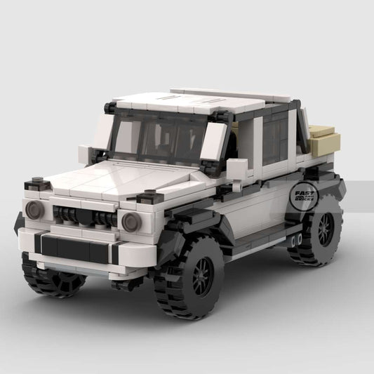 Mercedes Brabus G650 - Fast And Bricks